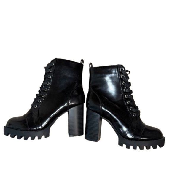 2/$25 Forever 21 Black Lace-Up Ankle Boots size 9- new - Picture 2 of 5